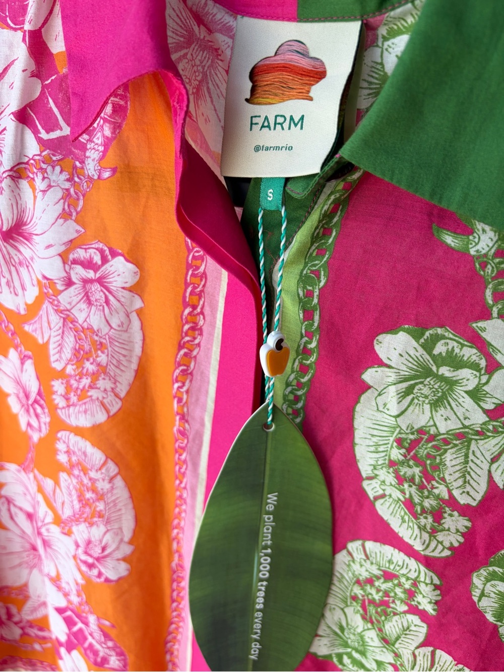 FARM Rio FLORAL ELEGANCE MIXED
SCARVES SHIRT - Picture 7 of 8